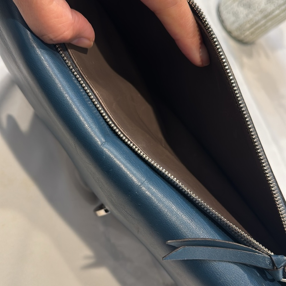 Authentic Gucci Interlocking Leather bag - Picture 12 of 16